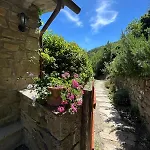 Il Castellare Con Alpaca Apartment